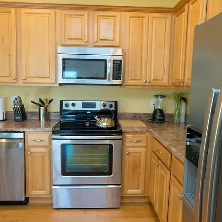 Very Nice 3Br 2Ba Balcony & Peaceful Neighborhood -H-